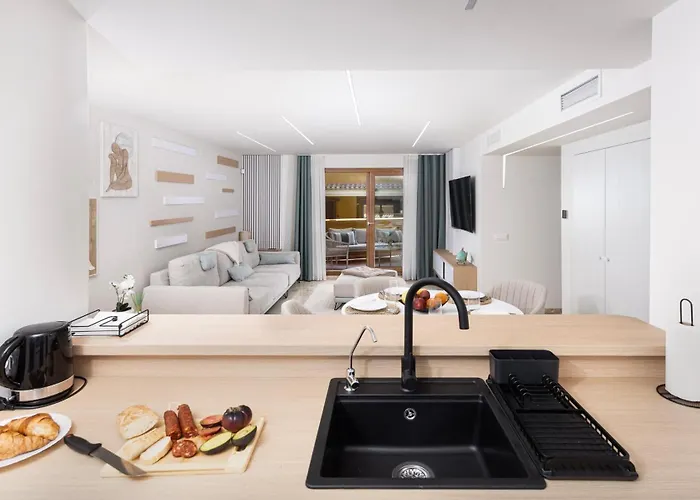 Cc8 Iii By Zanis Apartment